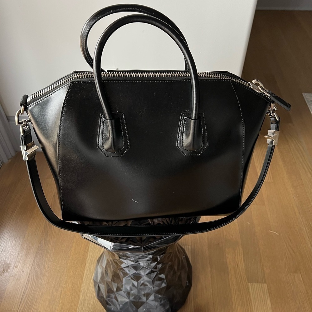 Givenchy Medium Antigona Satchel in Black - Picture 15 of 15